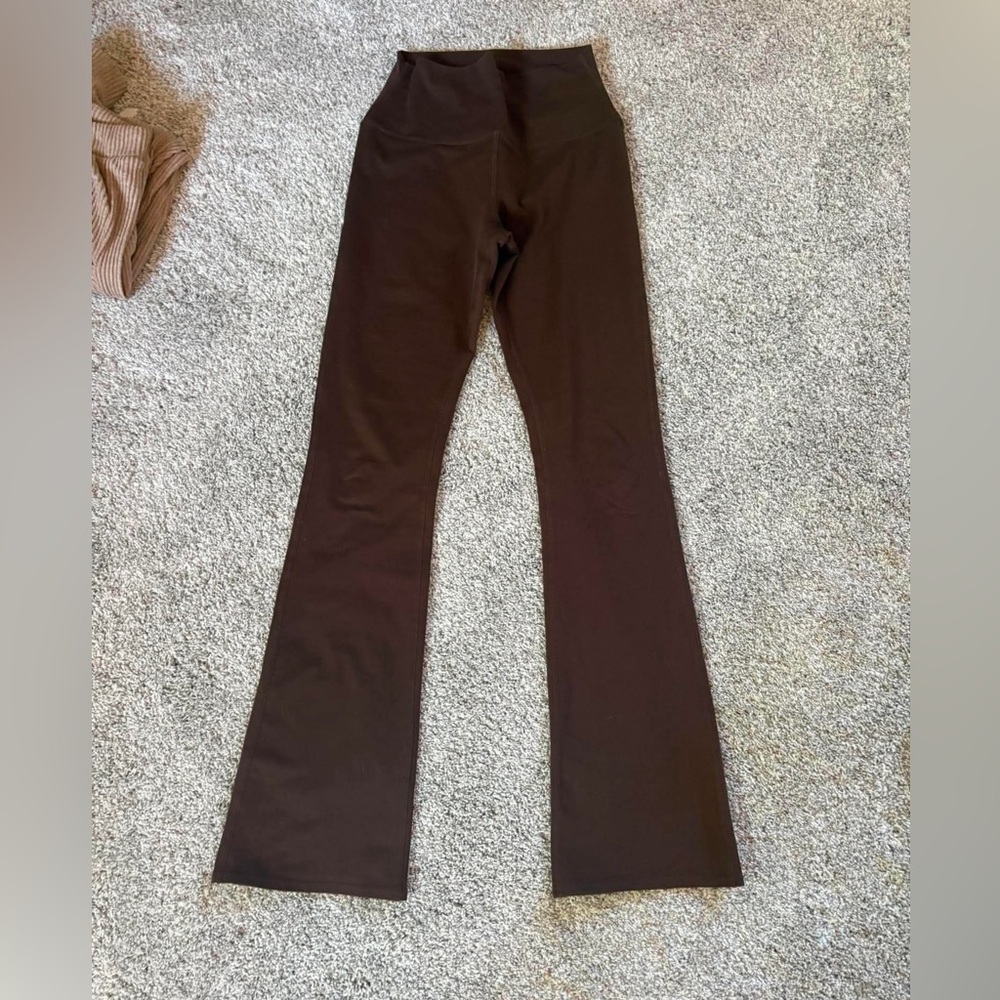 ALO Yoga Women's Black Boot Cut Flare Pants Size Small So Cute - Picture 2 of 5